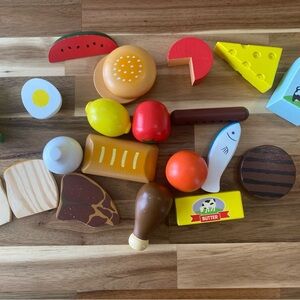Melissa & Doug Wooden Food Groups 21 Piece Play Set